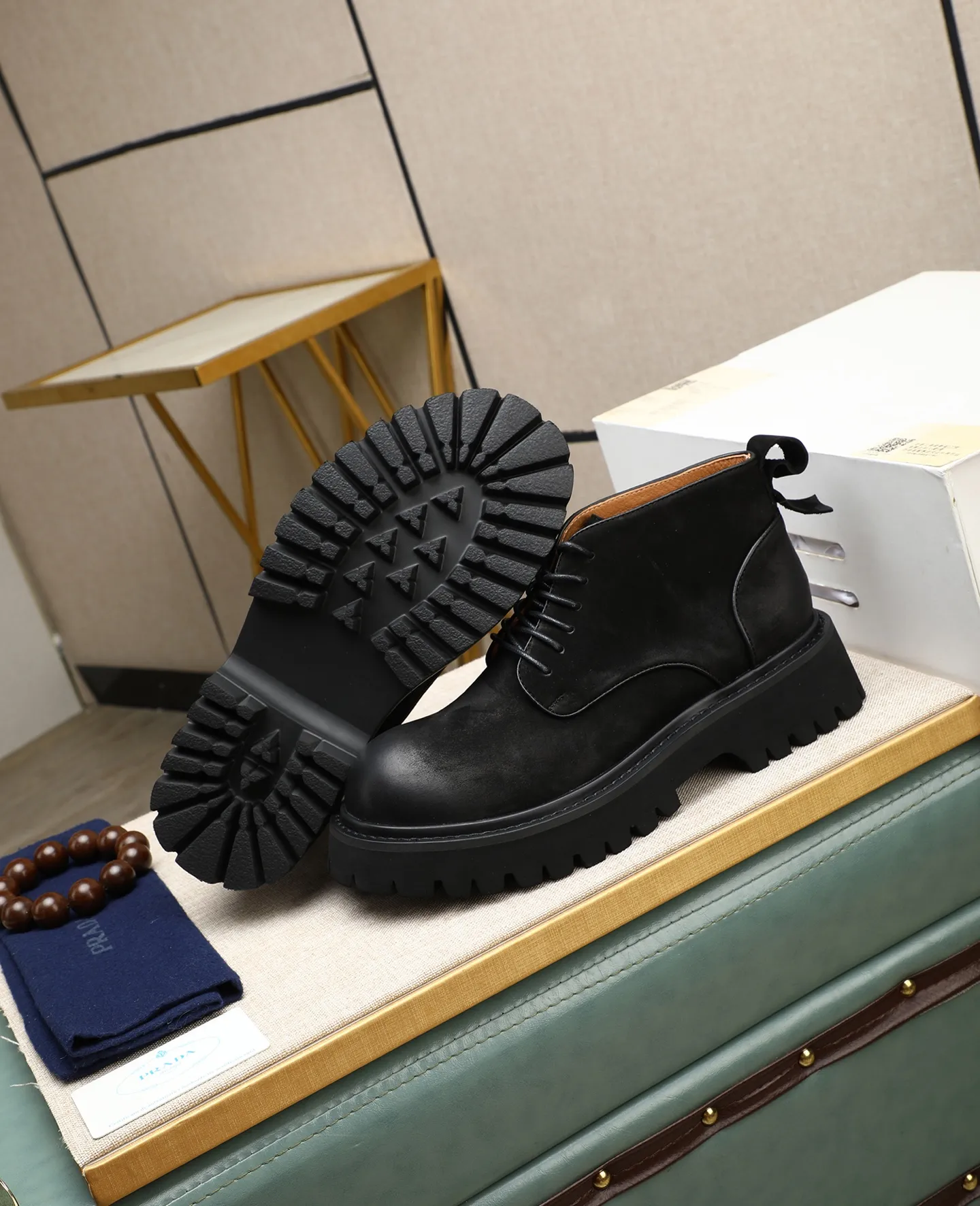 Men's men's shoes 💰580 high-end version. PRADA (Prada) men's casual style, compare the quality at the counter 🧚🏿♂️Imported cowhide fabric 🐎Water-dyed comfortable and soft cowhide lining for feet 🐂Genuine leather outsole with label 🎉 Size 38-44. Can be customized for 45💥🏆